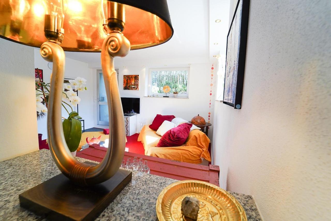 Freundliche Ferienwohnung Bad Urach Bagian luar foto