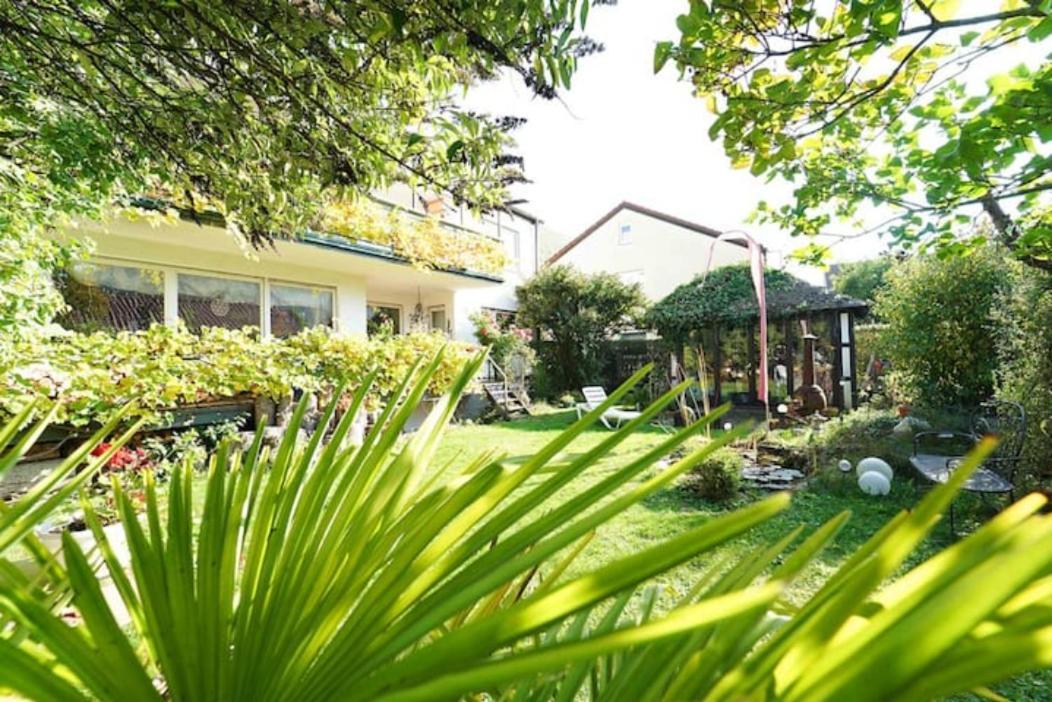 Freundliche Ferienwohnung Bad Urach Bagian luar foto