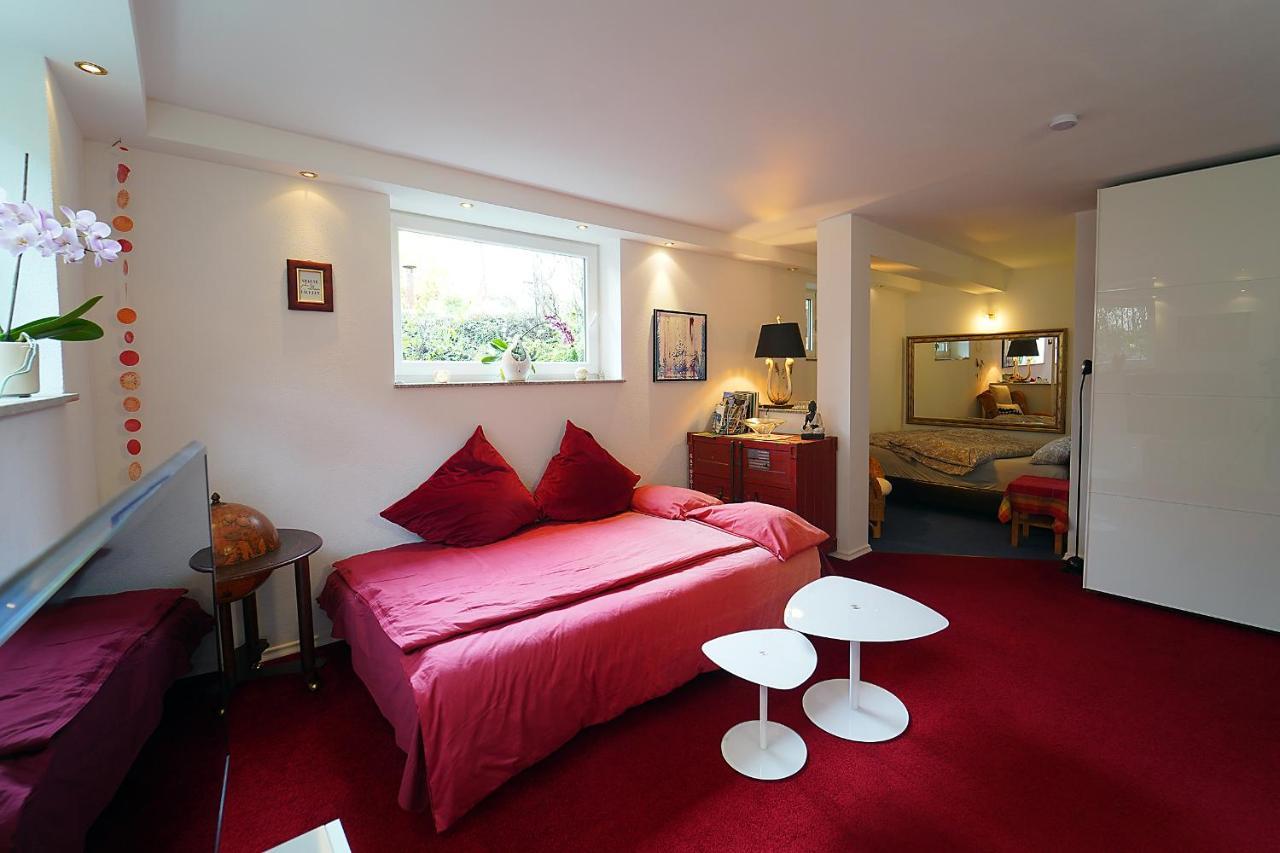 Freundliche Ferienwohnung Bad Urach Bagian luar foto